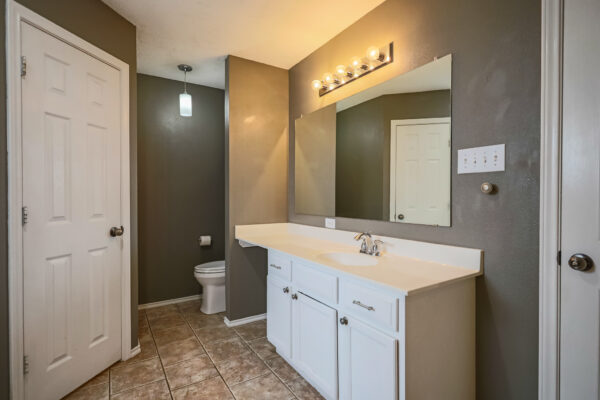 6726 86th St-18